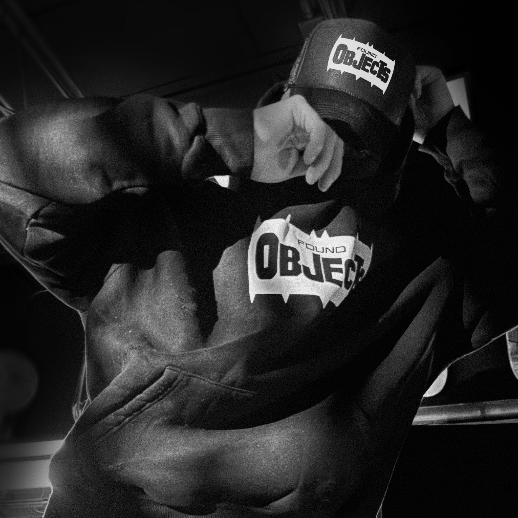 ABSOLUTE FOUND OBJECTS SNAPBACK TRUCKER CAP BLACK / WHITE